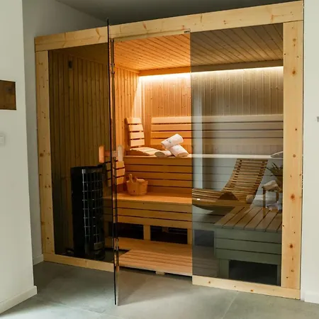 Invest Place 2 Be Apartman